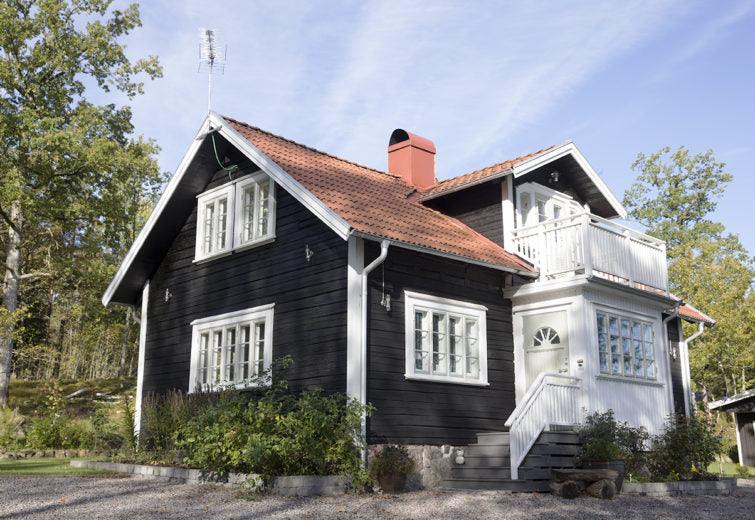 Auson Black Pine Tar Heritage House