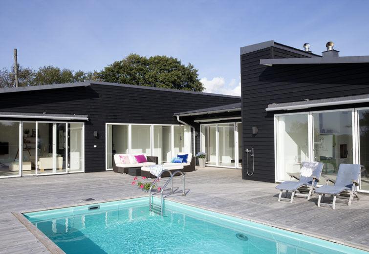 Auson Black Pine Tar Pool House