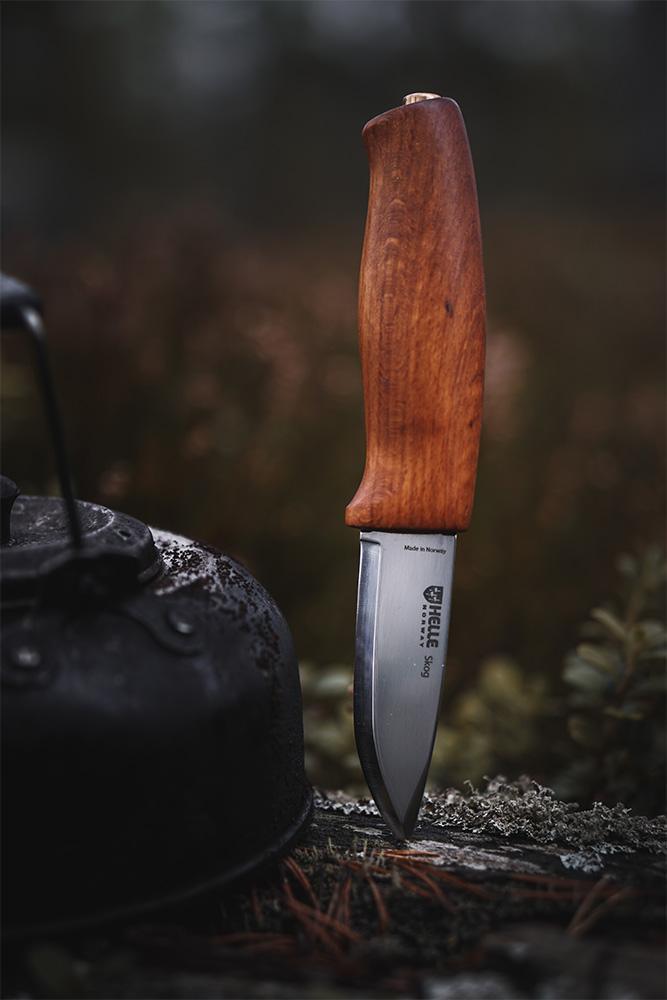 Helle Skog Knife in Log