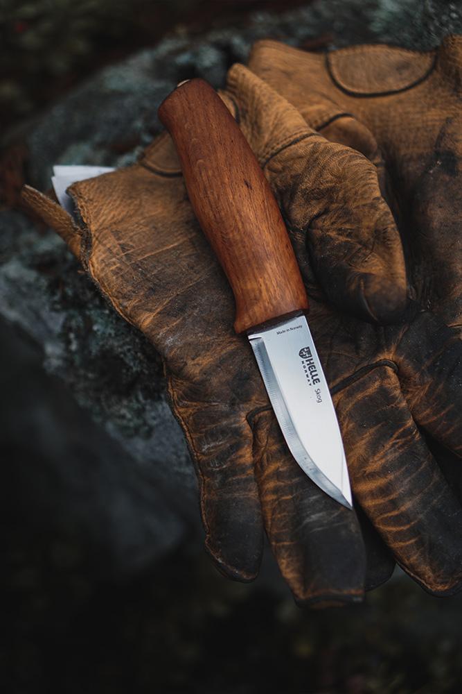 Helle Skog Knife on Glove